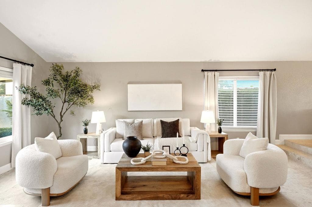 3558 Avenida Amorosa