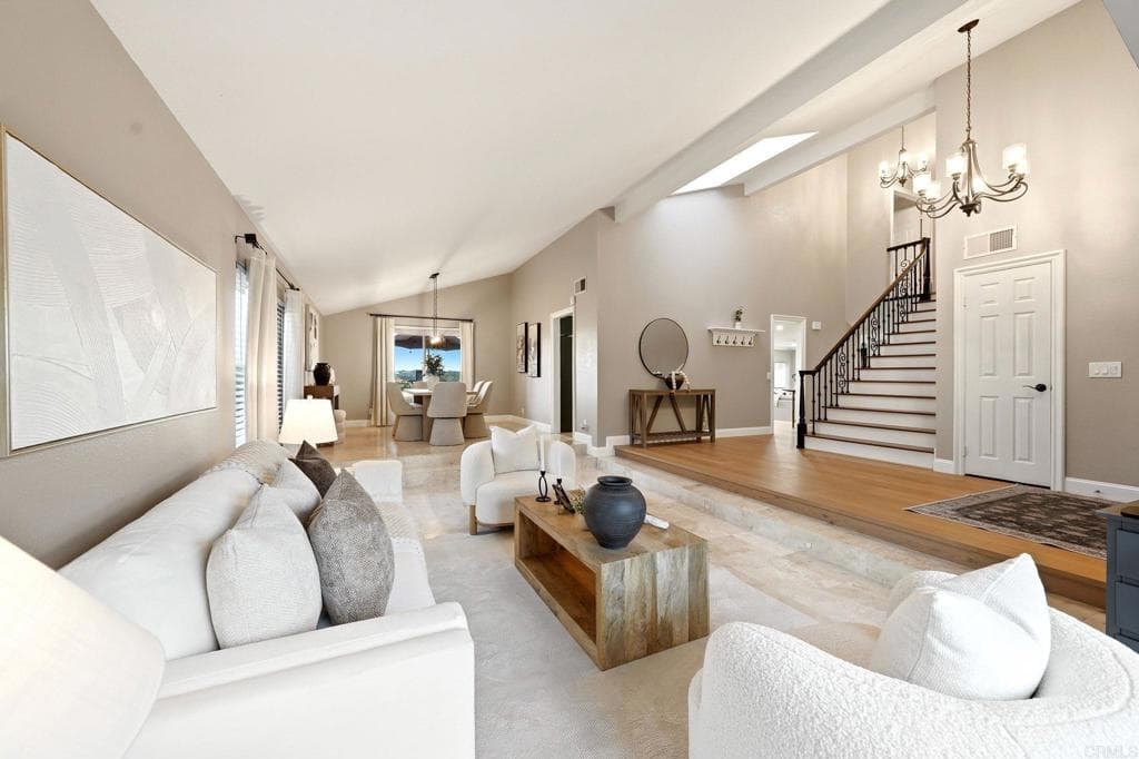 3558 Avenida Amorosa