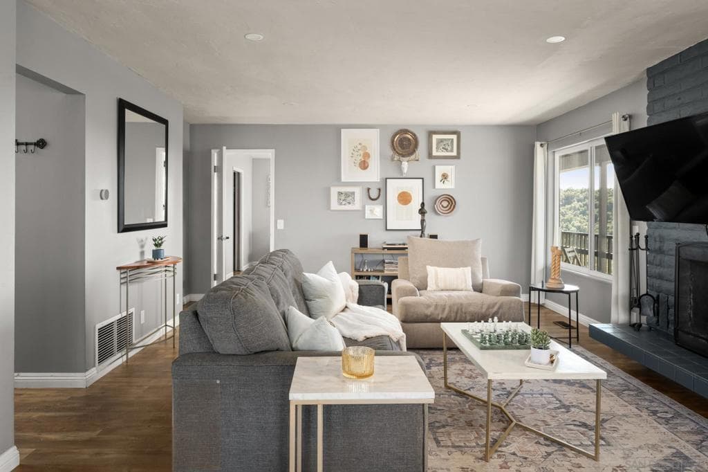 10889 San Gabriel Way