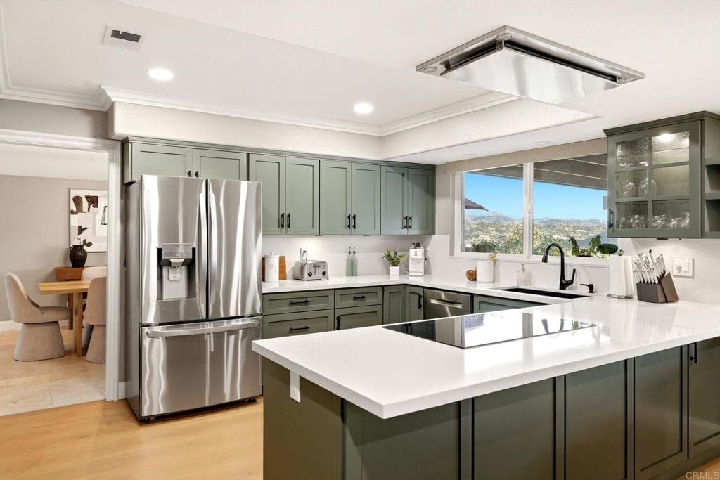 3558 Avenida Amorosa