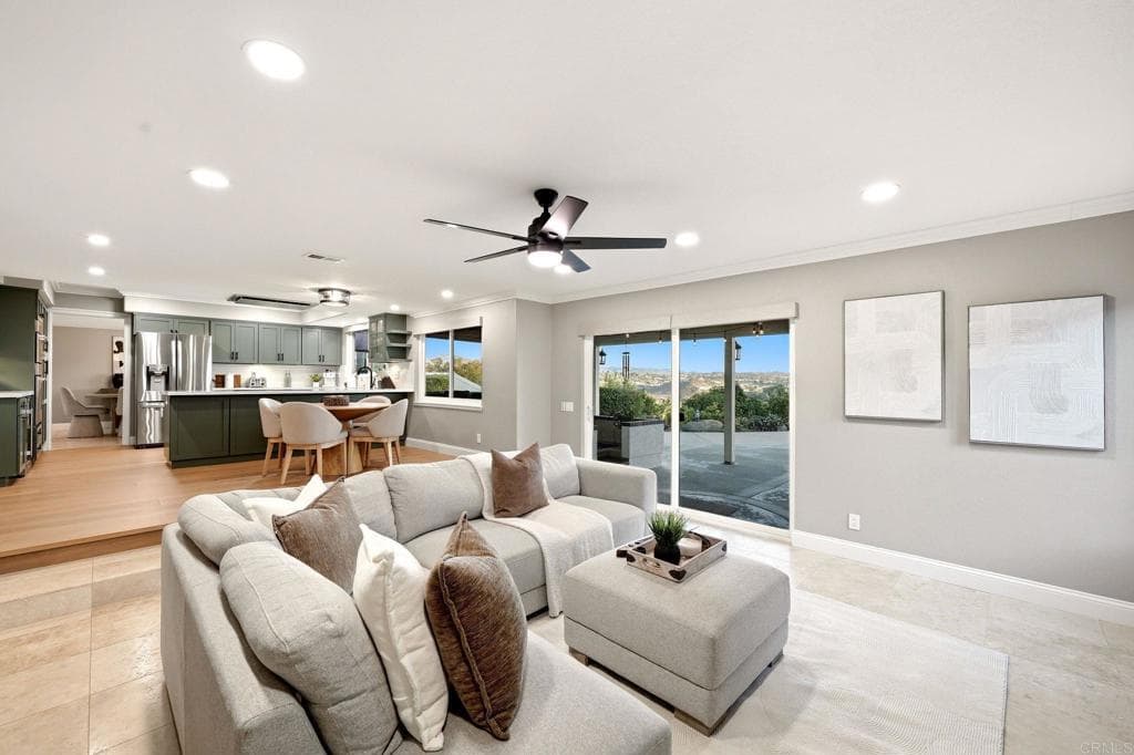 3558 Avenida Amorosa