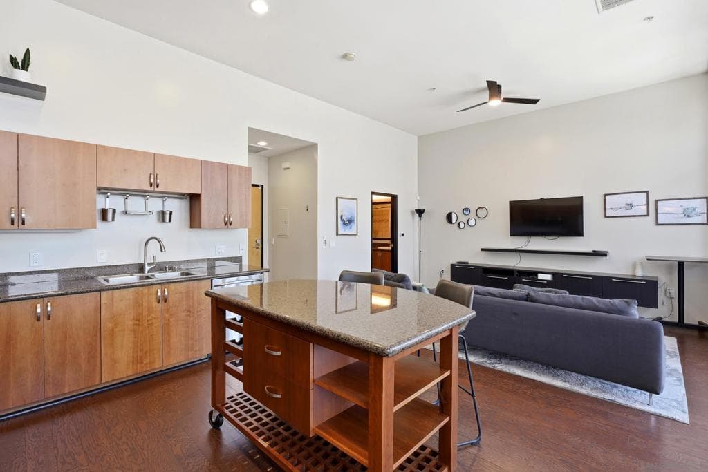 1551 4th Ave 801