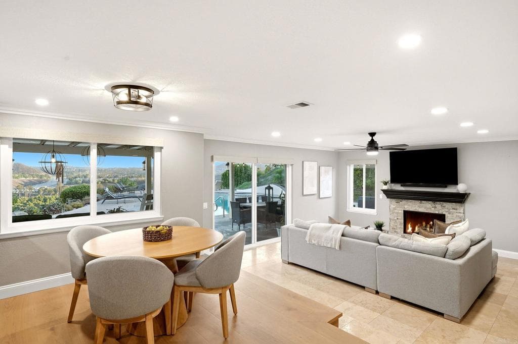 3558 Avenida Amorosa