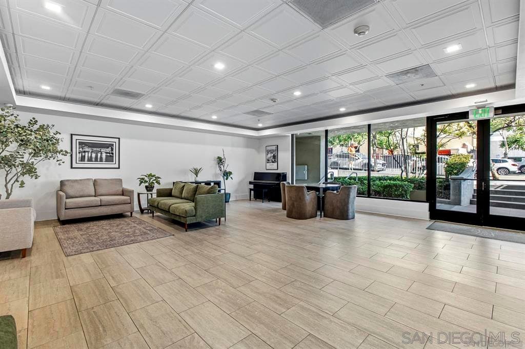 1601 India St. 111