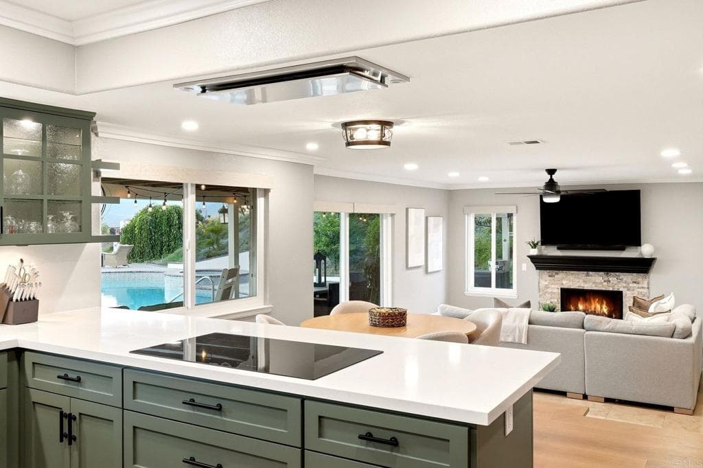 3558 Avenida Amorosa