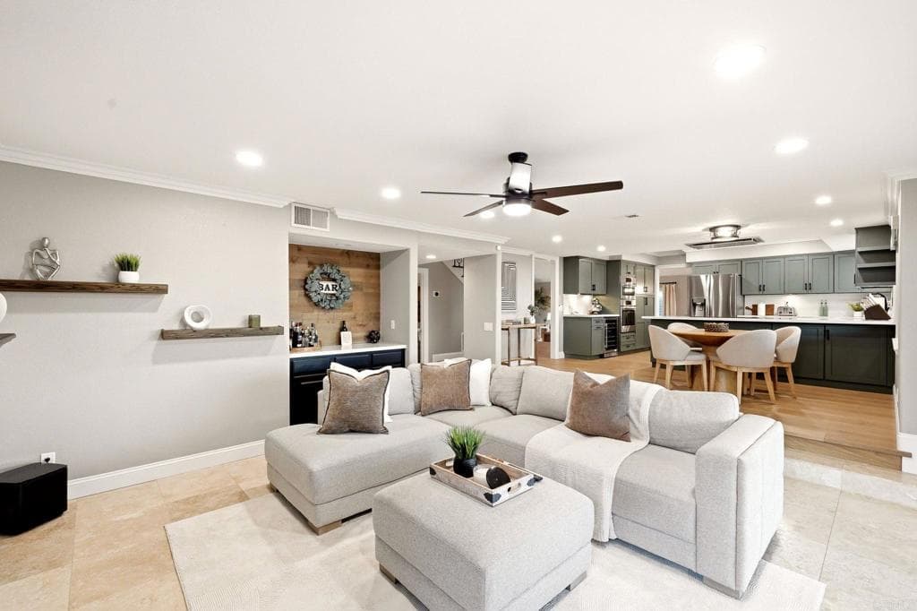 3558 Avenida Amorosa
