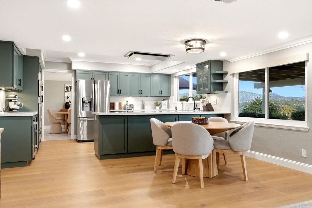 3558 Avenida Amorosa